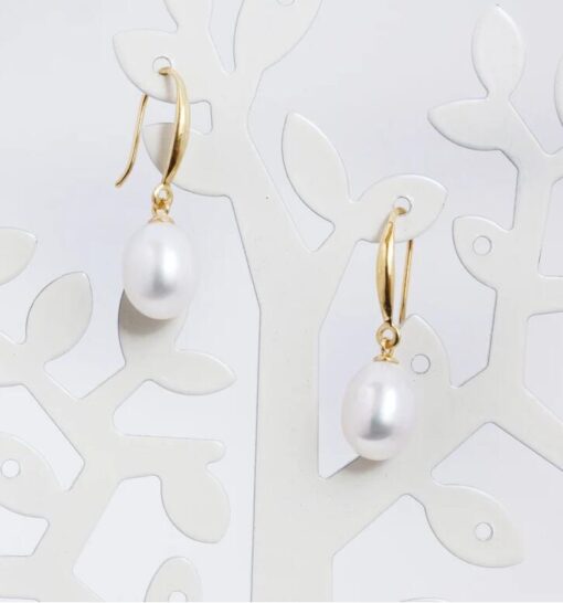 Water Drop Pearl Earring - Image 4
