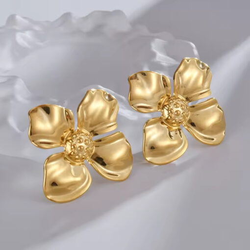Vintage Flower Earring - Image 2