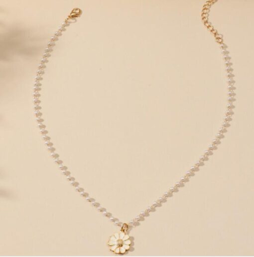 Flower Pearl Necklace - Image 4