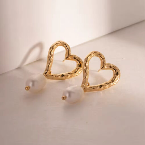 Elegant Heart Earring - Image 3